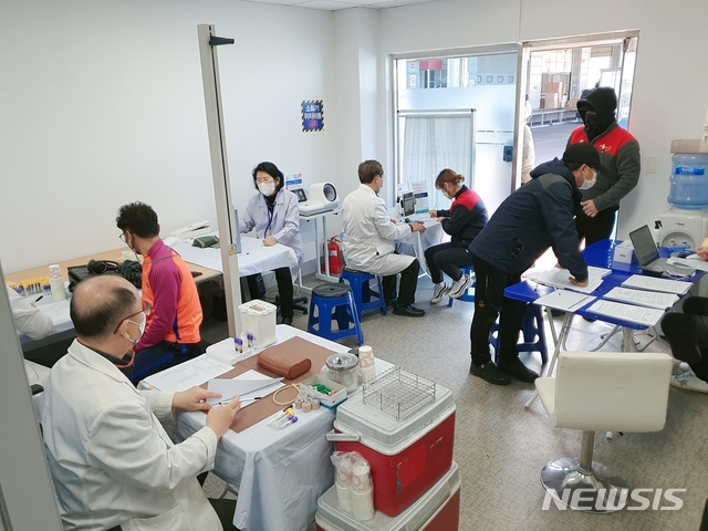 롯데글로벌로지스, 택배기사 위한 건강검진 버스 운영