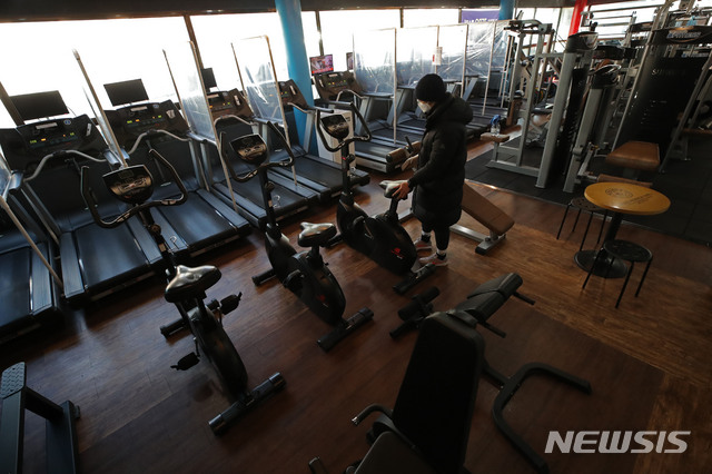 헬스장엔 직원만