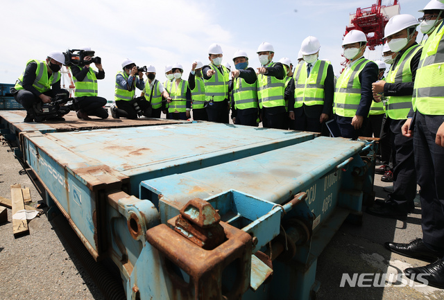 고용부, 평택항 이선호씨 사망사고 원청 동방 본사·전국지사 특별감독