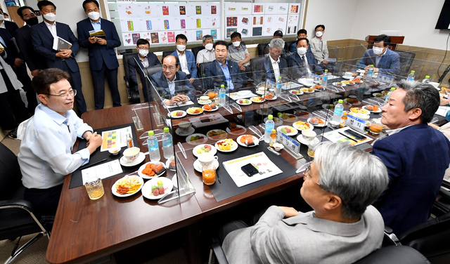 이철우 지사, 청도 감 산업 중심 ㈜네이처팜 방문·격려