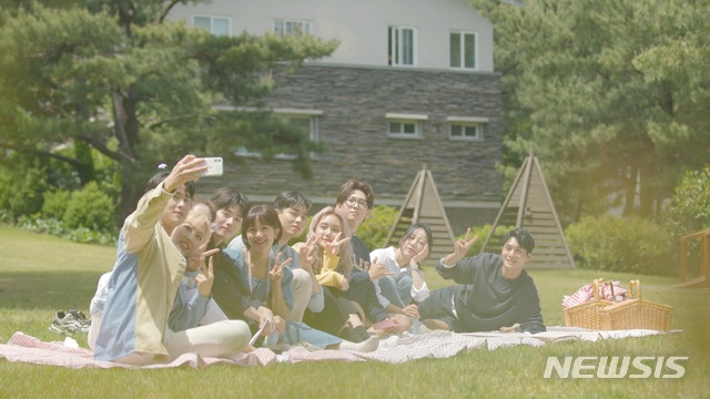 [왓챠 추천]러브&조이· 롱 베케이션 등 신작 풍성