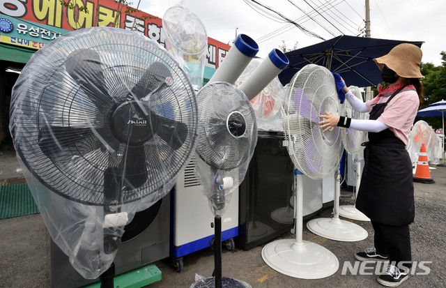 더위야 고맙다 대구 칠성시장 중고선풍기 시장 활기