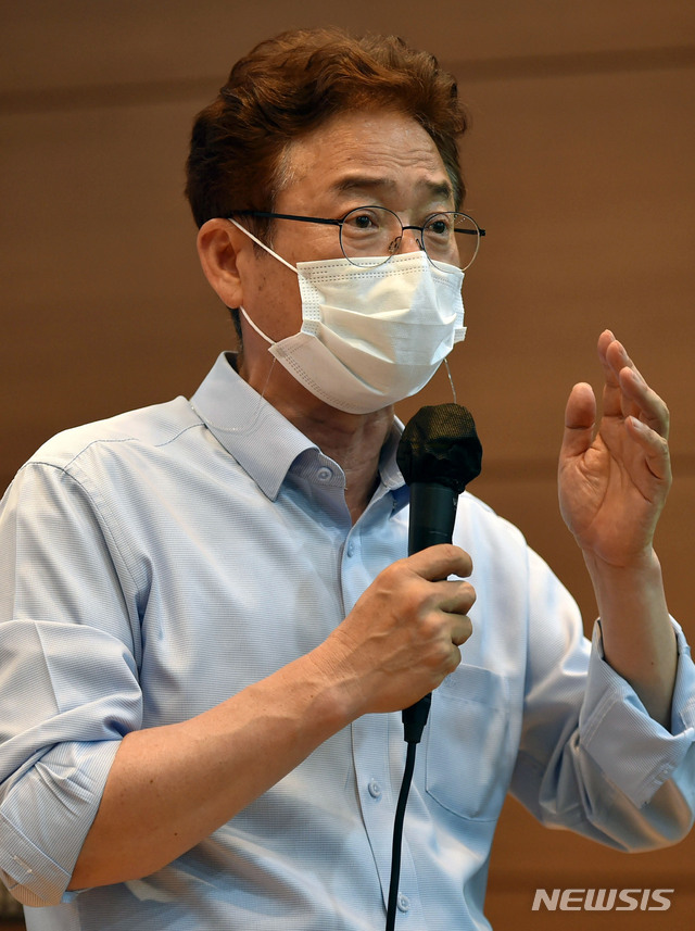취수원 이전 설명하는 이철우 경북도지사