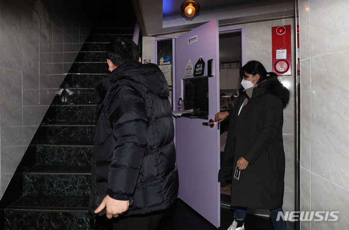 이재명 변호사비 대납의혹 제보자 사망, 경찰 조사 중