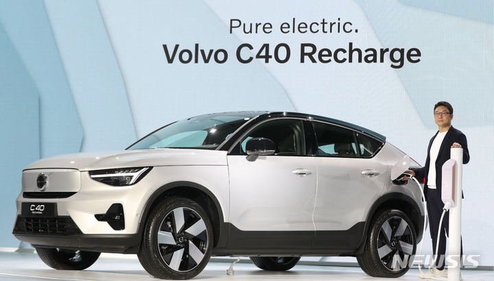 볼보 순수 전기 SUV C40 리차지를 만나다