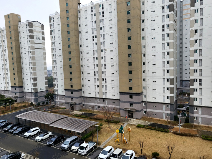 나주 송월동 아파트 600여가구 정전…고압선로 조사중