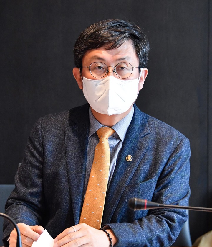 모두발언하는 안도걸 차관