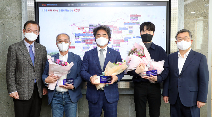[밀양소식] 시, 이웃사랑 실천 우수기부자에 감사패 전달