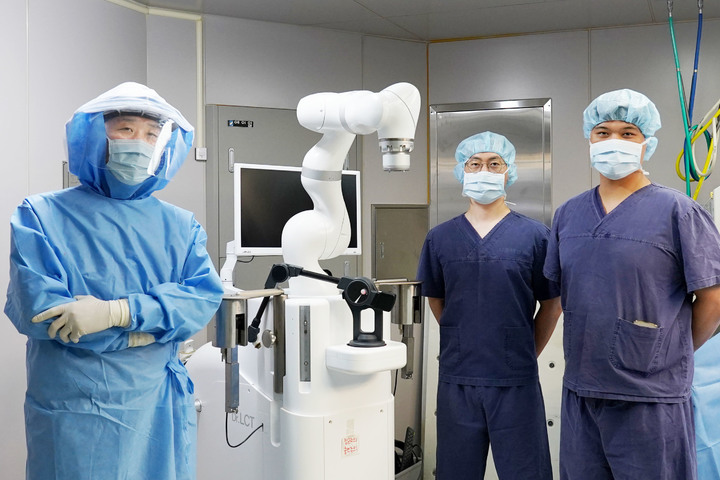 이춘택병원 닥터 엘씨티 로봇 인공관절 수술 100례 달성