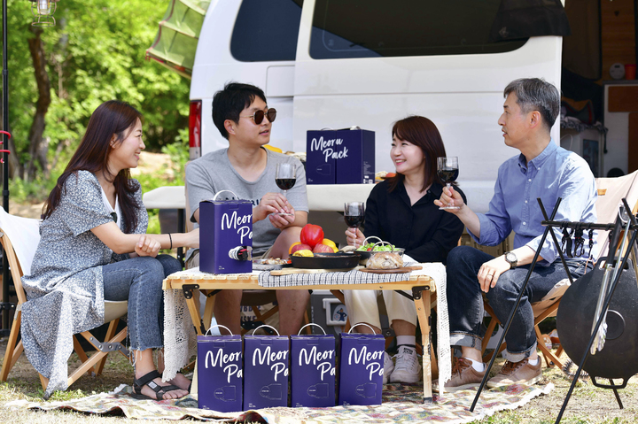 캠핑장에서 즐기는 산머루 와인 머루팩 출시