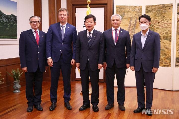김진표 국회의장, 한-우크라이나 의원친선협회 방한단 접견