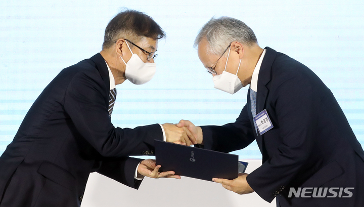 일자리 으뜸기업에 선정된 메가젠임플란트
