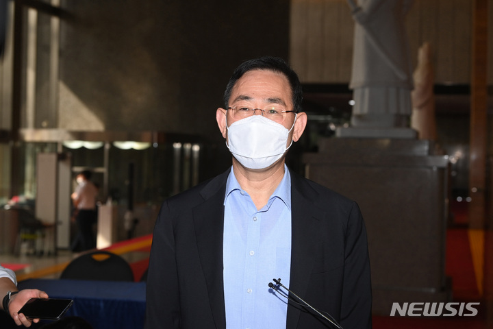 주호영 박덕흠, 사무총장 고사…내일 與사무총장·비서실장 발표