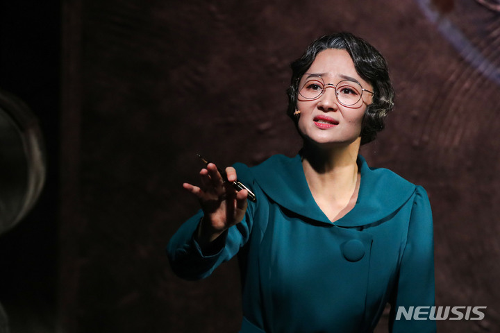 뮤지컬 라흐 헤스트 프레스콜, 연기하는 이지숙