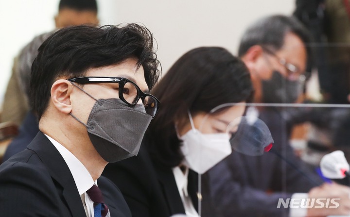 답변하는 한동훈 법무부장관