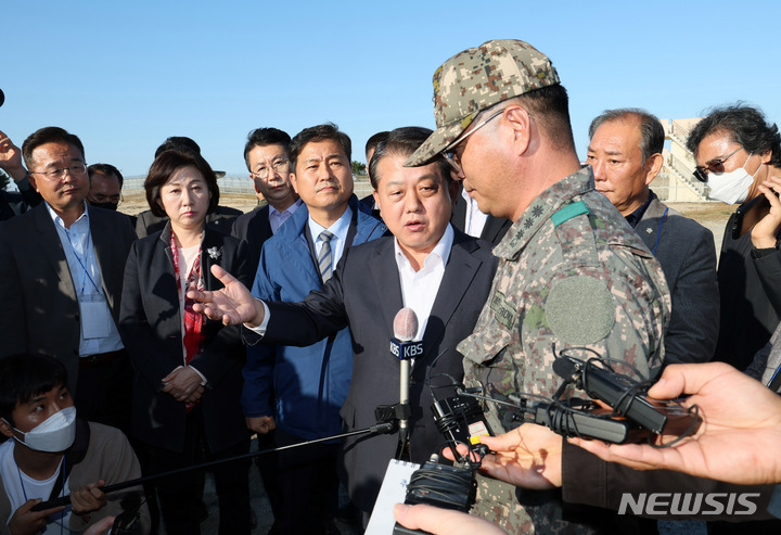 미사일 낙탄사고 현장 찾은 김병주 더불어민주당 의원