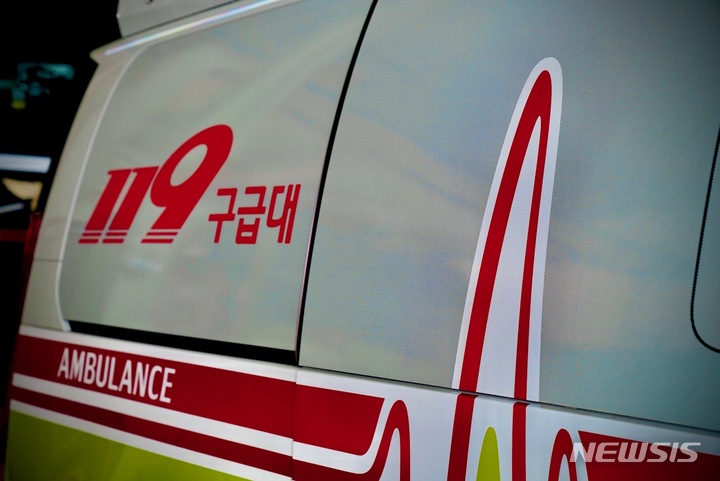 호남고속도로 서순천IC서 트레일러 추락…60대 운전자 숨져
