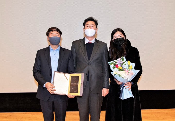 원주시 고향사랑 제1호 기부자…명륜당 이종근 회장