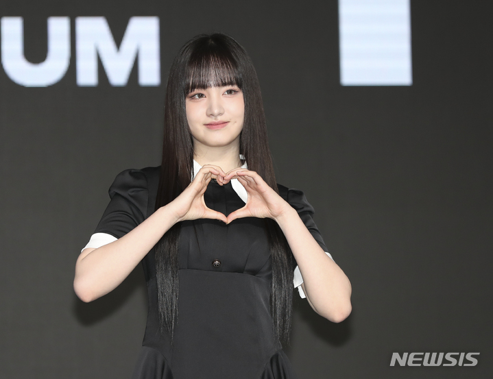 리즈 첫 앨범으로 찾아가요