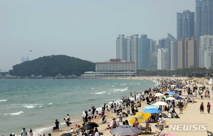 부산, 오전부터 구름 많아져…낮 최고 23도