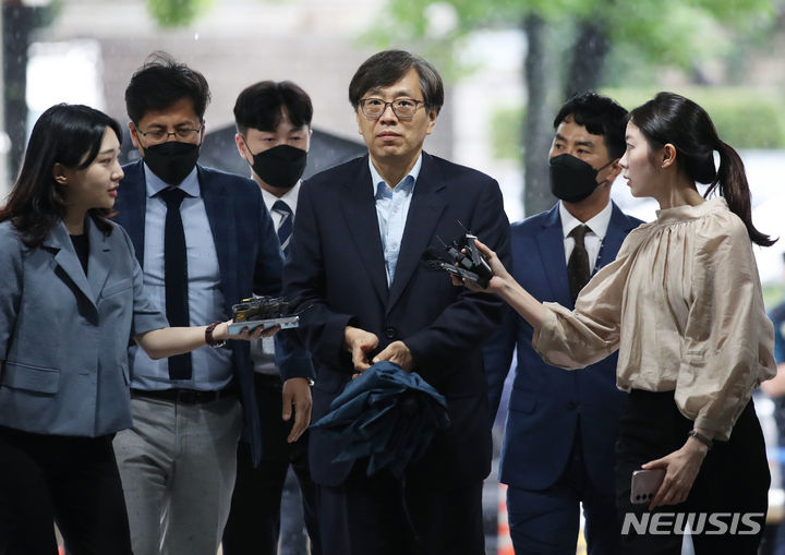 박영수 전 특검 구속영장 기각…검찰 