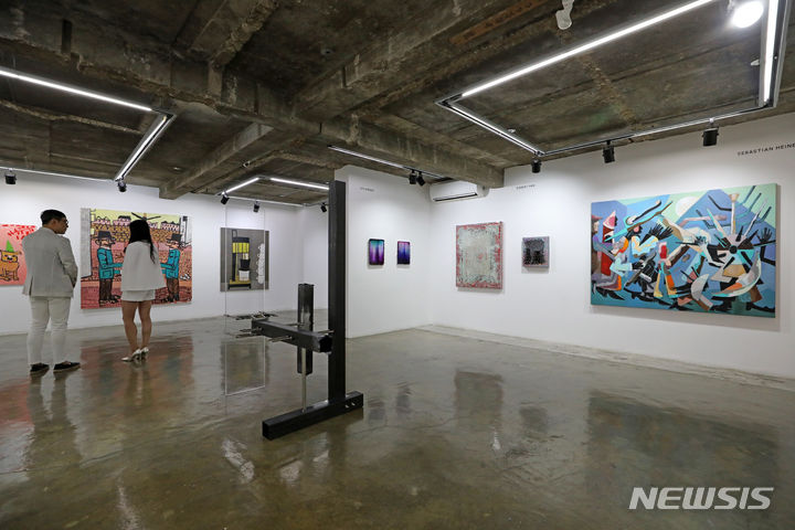 베를린에서 서울로: 지평선 넘어 한·독 작가 기획전 여는 초이앤초이 갤러리