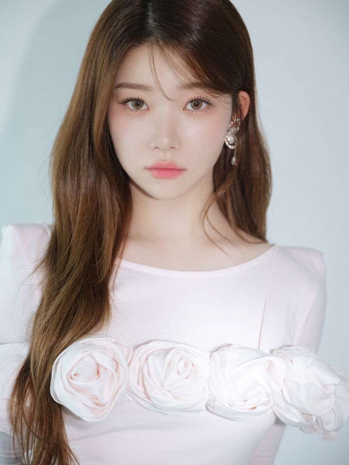 빌리 츠키, 日 패션 매거진 화보…청초+몽환 매력