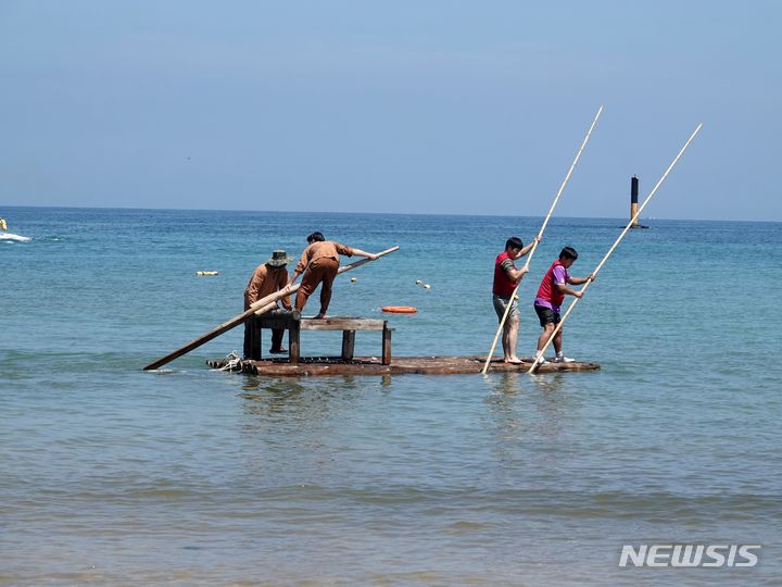 제주 전통 뗏목 테우