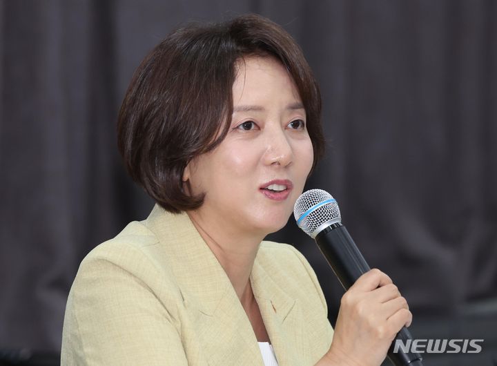 인사말하는 이영 중소벤처기업부 장관