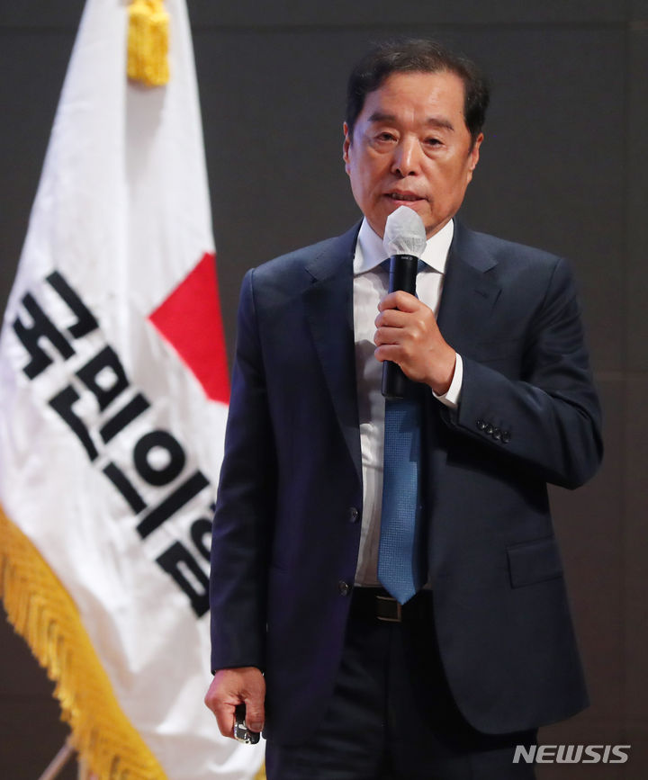 특강하는 김병준 한국경제인협회 고문