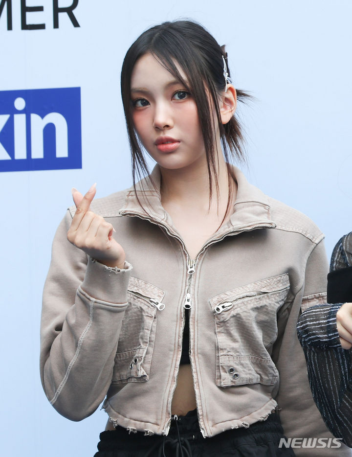 패션위크 나들이 나선 혜린
