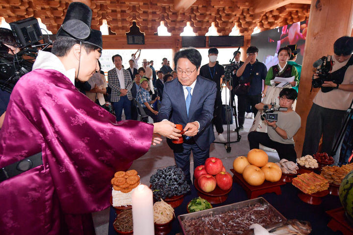동방 제일 누각 광주 희경루 중건
