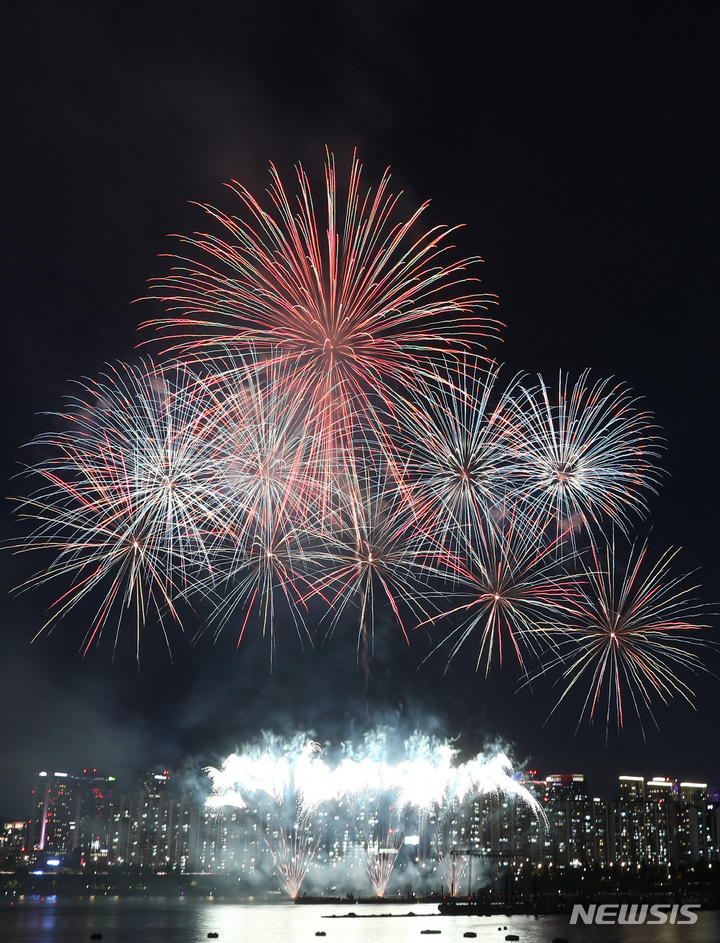 올해 불꽃축제도 통신 이상 무…이통3사, 여의도 네트워크 집중 관리