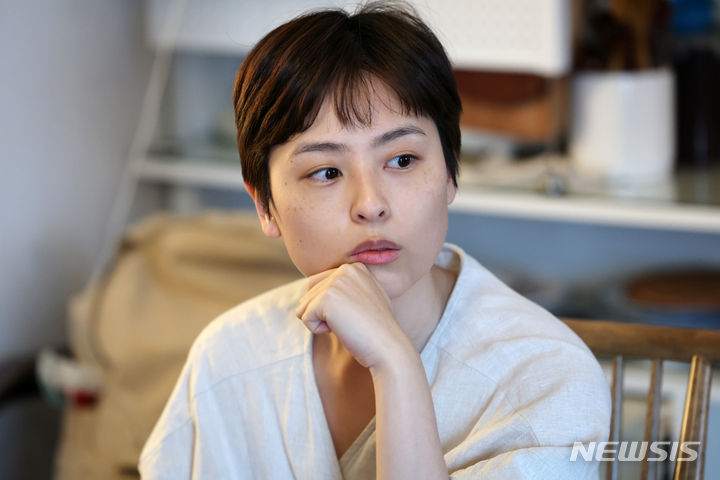 안담 작가 글쓰기는 등단 목표 아닌 존재 방식[신재우의 작가만세]