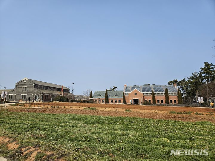 [현장] 전북 고창서 유럽풍 농장 체험을 매일유업 상하농원 가보니