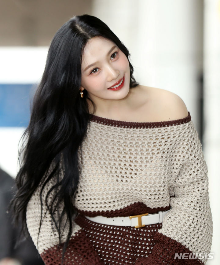 레드벨벳 조이, 추위 물리치는 미모