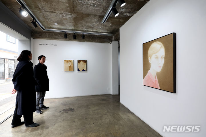 거울 자아 베르트람 하제나우어 개인전 여는 초이앤초이 갤러리