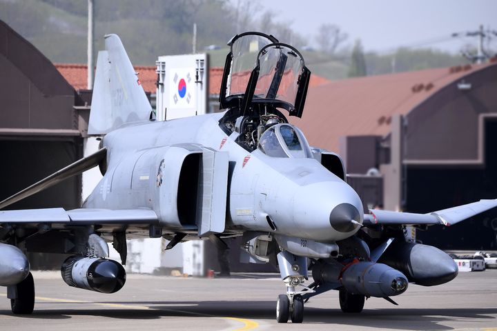 F-4E 팬텀, AGM-142 팝아이 공대지미사일 실사격