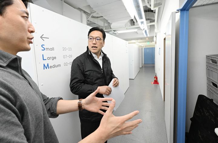 신산업 셀프스토리지 현장 찾은 김병환 차관