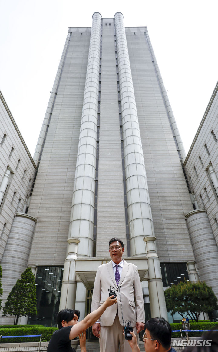 의대 증원 취소 대학총장 상대 가처분 관련 재판 마친 이병철 변호사