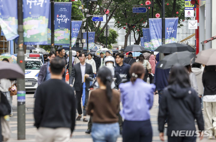 되살아난 명동 ‘북적’