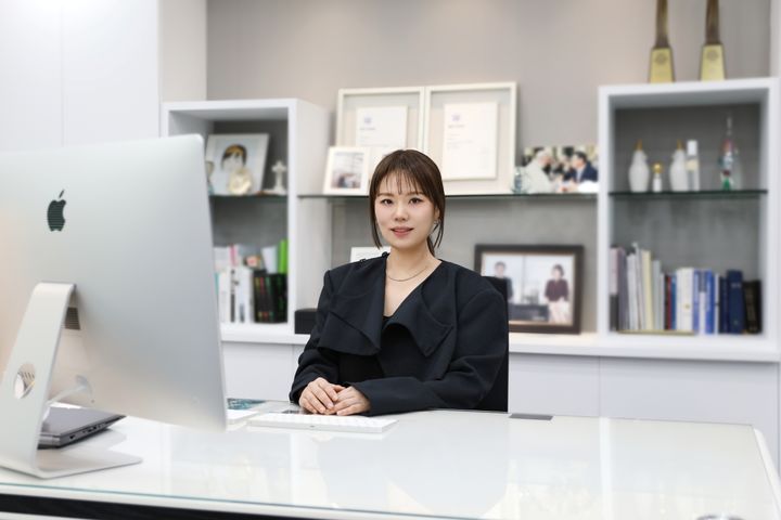 패션 유튜버 직접나선 오너 2세 창립 50주년 세정 박이라 사장 [차세대 유통리더 리포트]