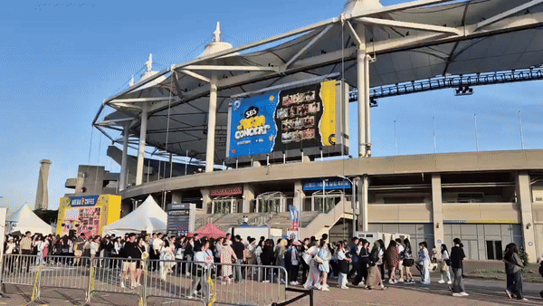 메가커피가 연 K팝 콘서트 메가급 흥행…김대영 회장도 직접 소통