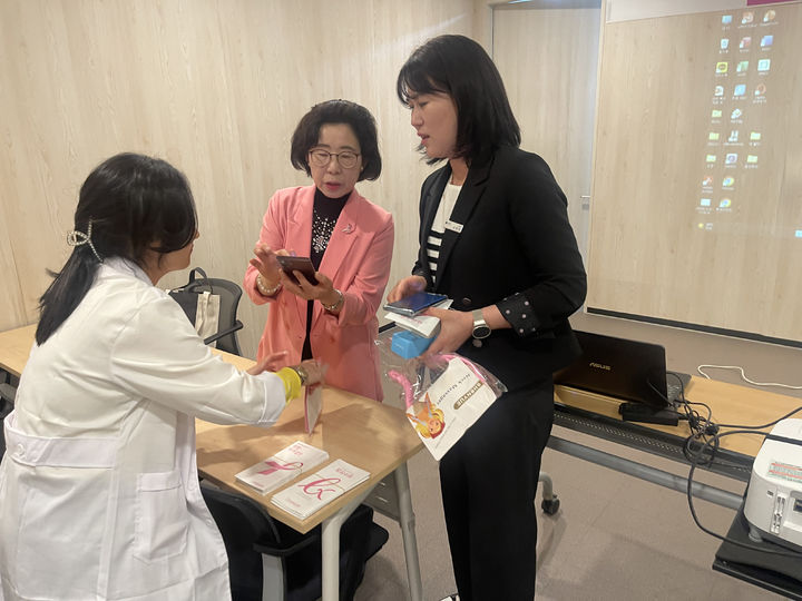 롯데백화점 광주점 유방암 예방 캠페인…여성 건강 응원