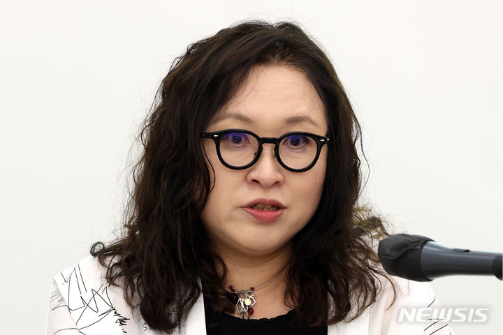 투명하고 향기 나는 천사의 날개 빛깔처럼 개인전 여는 신미경