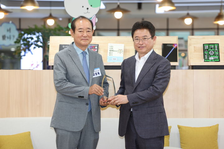 경산시 삼화기계·일지테크·서명의료재단, 성실·모범 납세자 선정