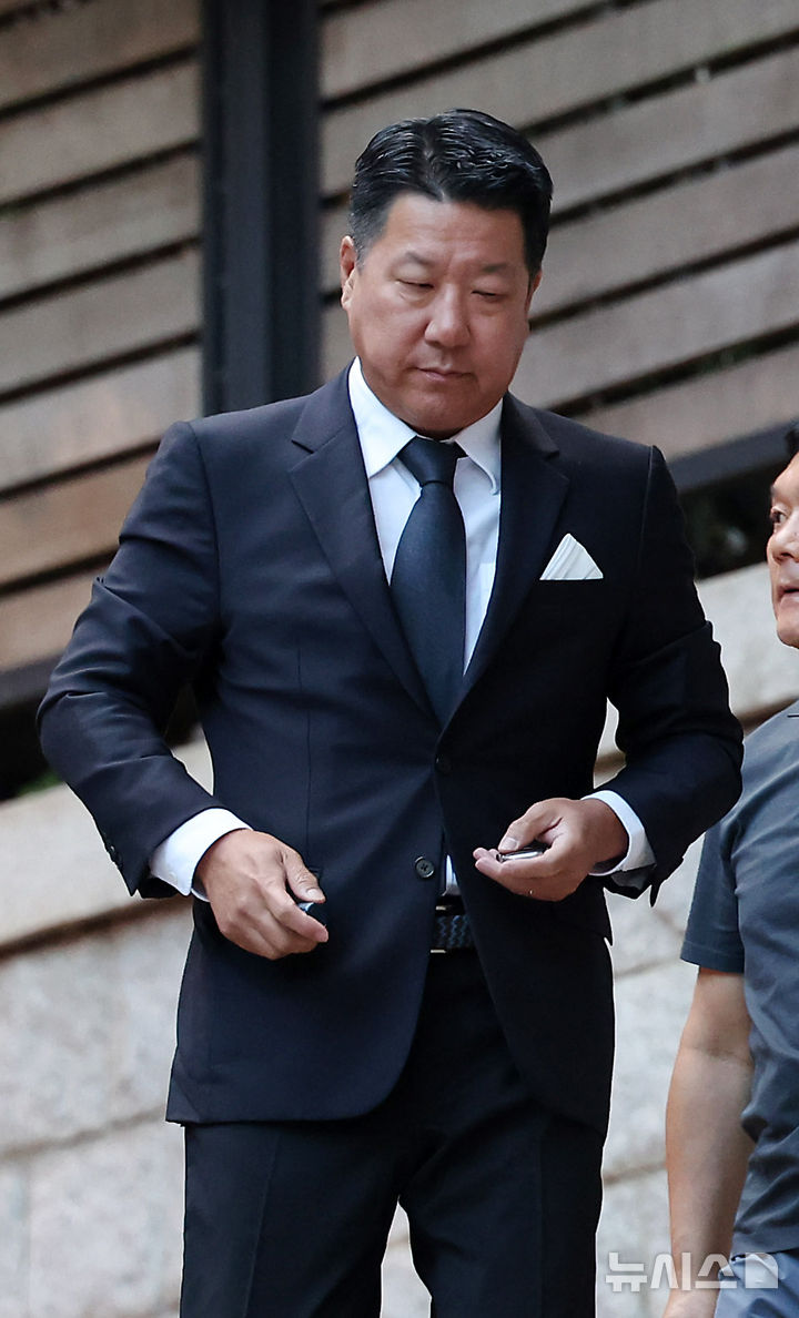 변중석 여사 17주기 제사 참석하는 정지선 회장