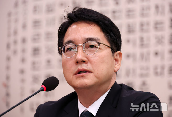 답변하는 심우정 후보자