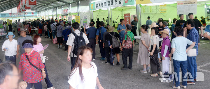 북적이는 장수한우마당