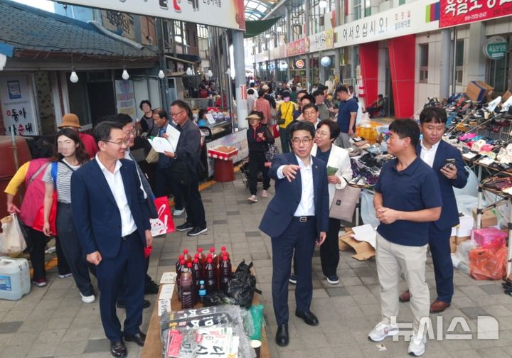 김성섭 중기부 차관, 포항 오천시장 방문…현장 목소리 청취